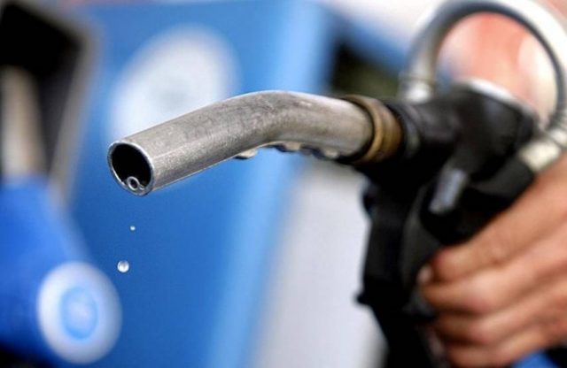Цены на бензин поползут вверх — в правительстве решили их не замораживать